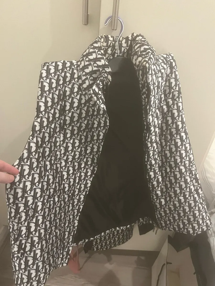 Woman’s coat - Image 2