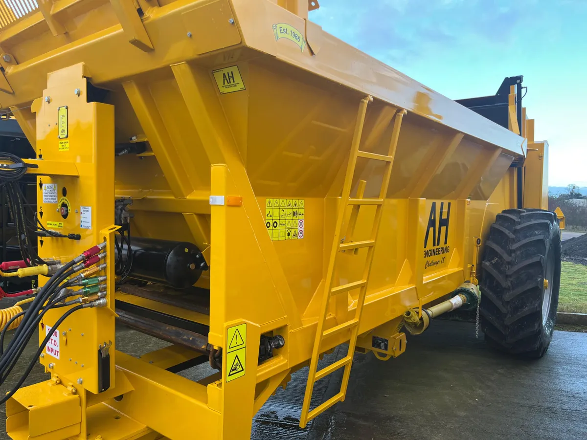 New AH SD 18ton spinner deck - Image 3