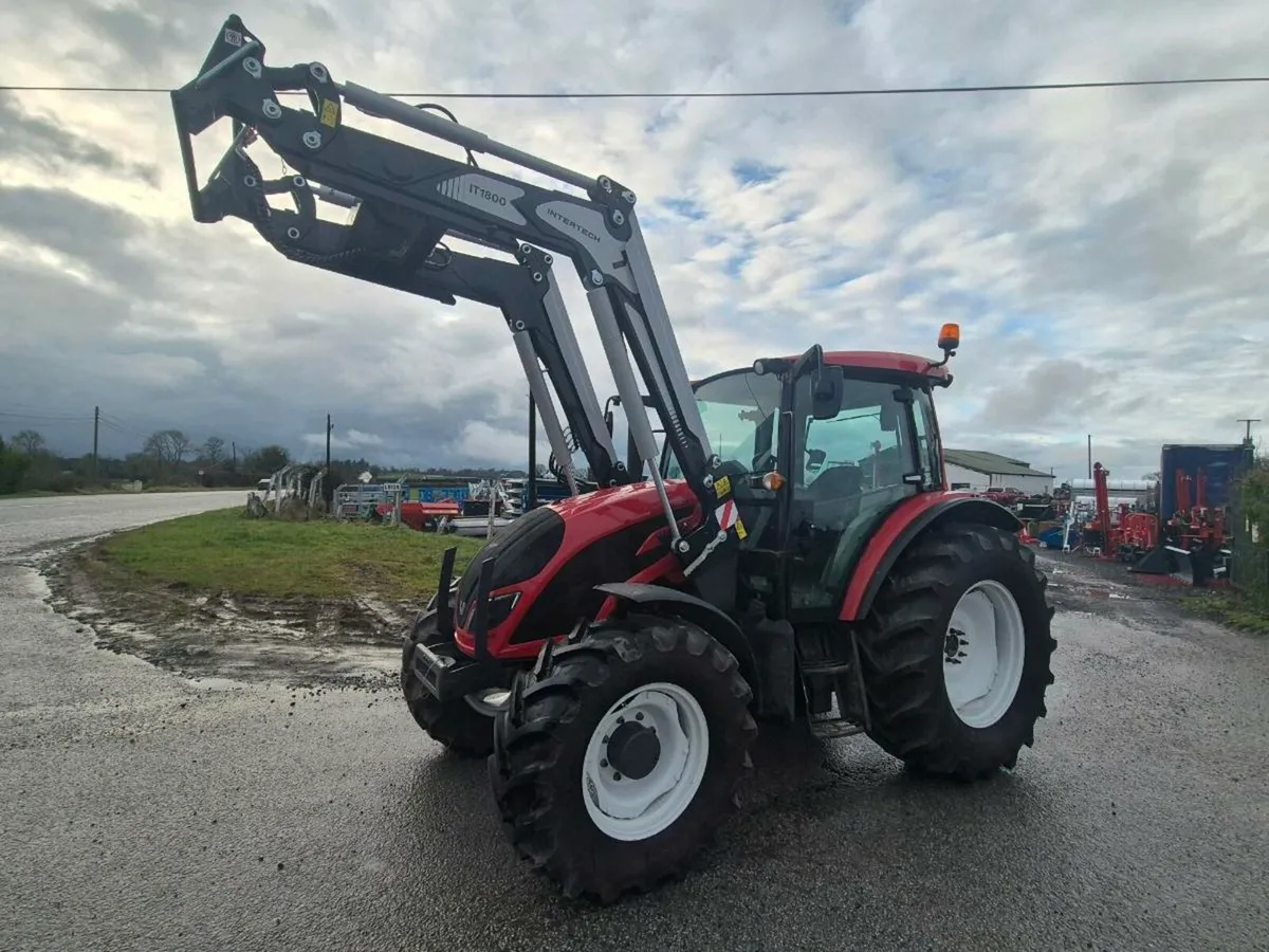 Valtra A135 - Image 2