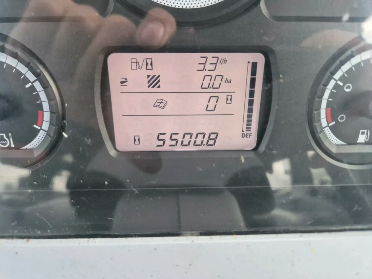 Valtra A135 - Image 3