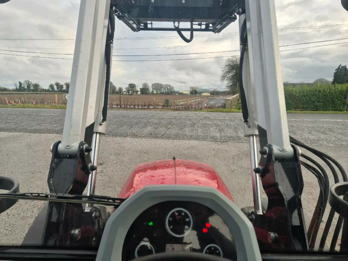 Valtra A135 - Image 4