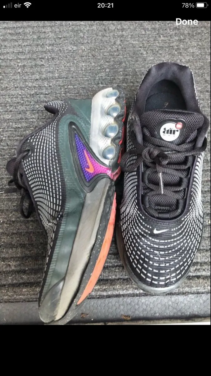 Boys Nike air max trainers size 4.5 €25 - Image 4