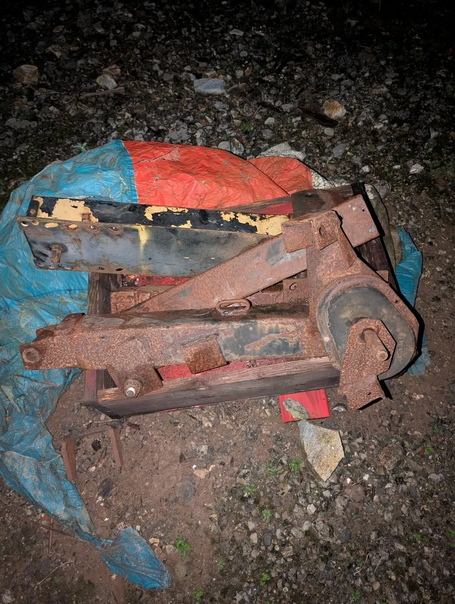 Artic Truck Trailer Jacks - Image 2