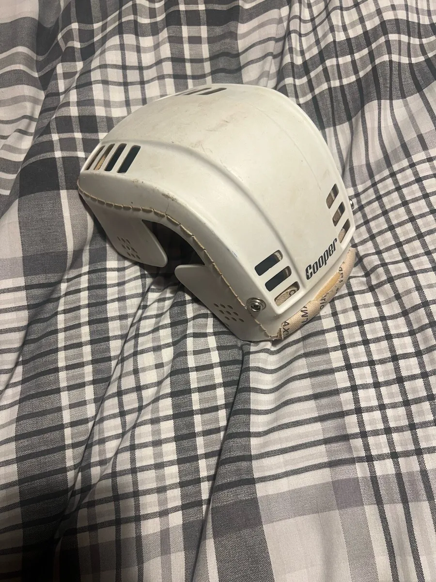 White Cooper helmet - Image 1