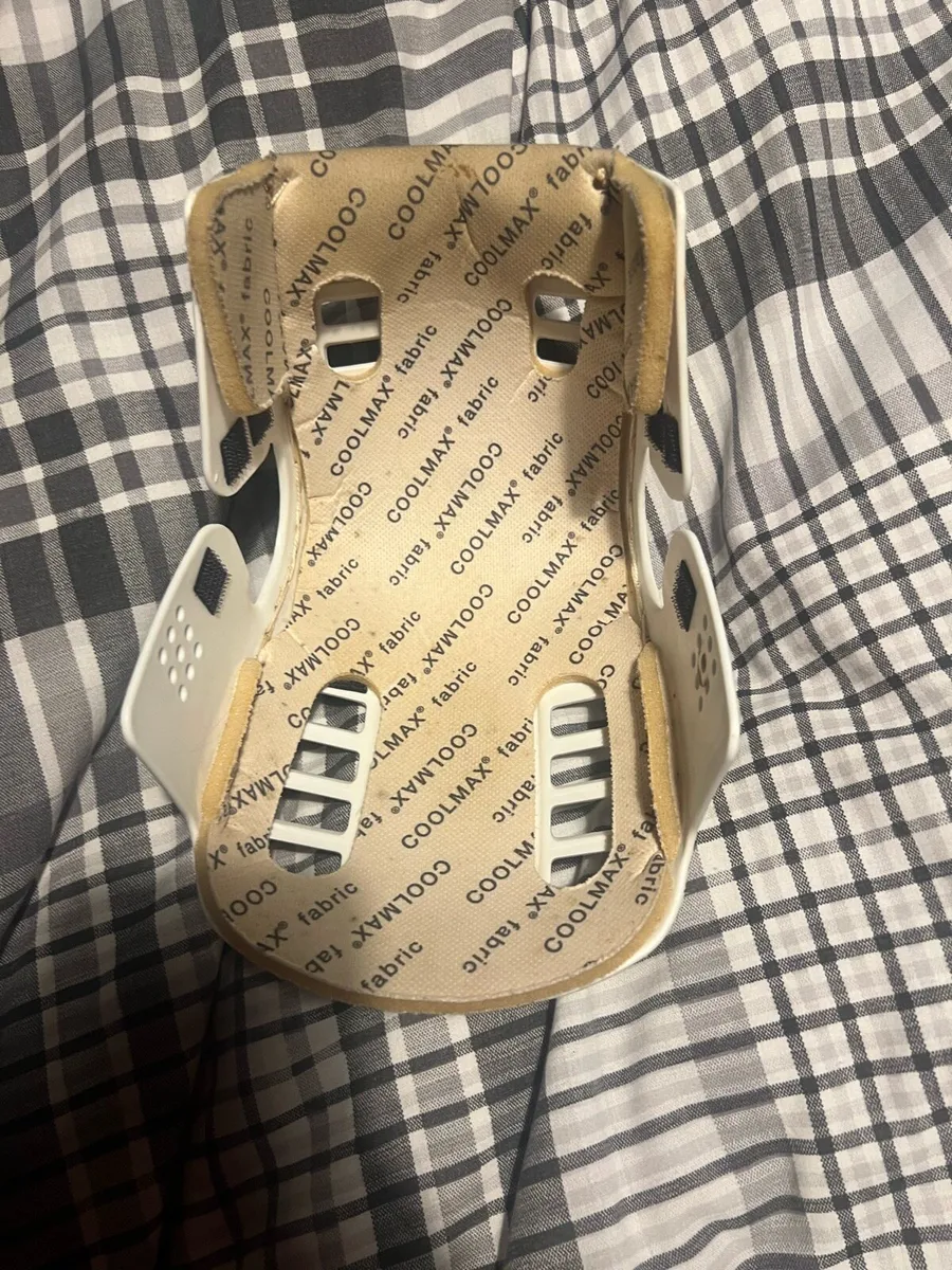 White Cooper helmet - Image 3