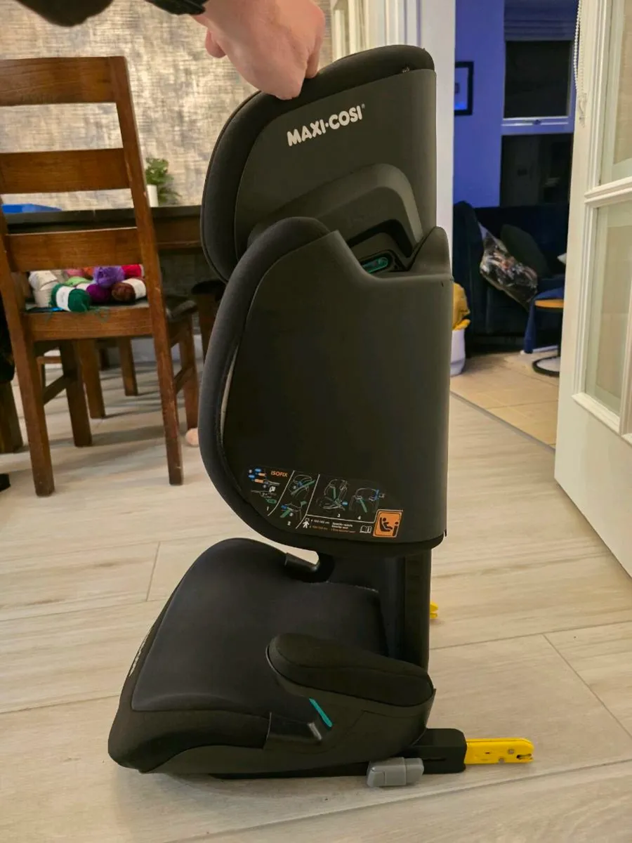 maxi-cosi isofix booster seat(2 available) - Image 2