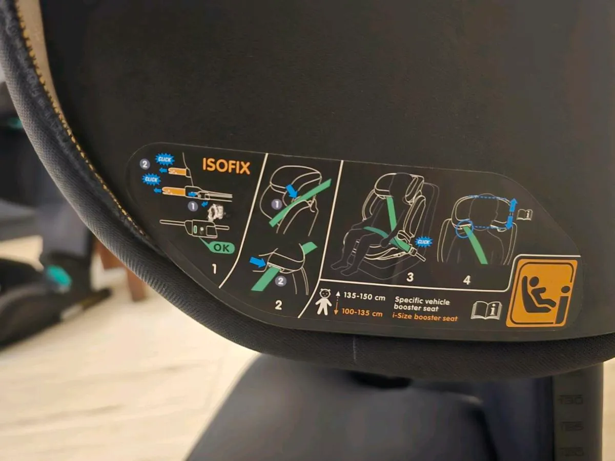 maxi-cosi isofix booster seat(2 available) - Image 3
