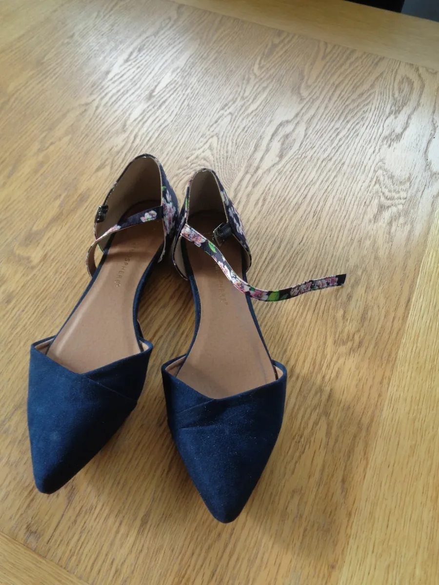 Ladies Shoes for Sale - Image 1