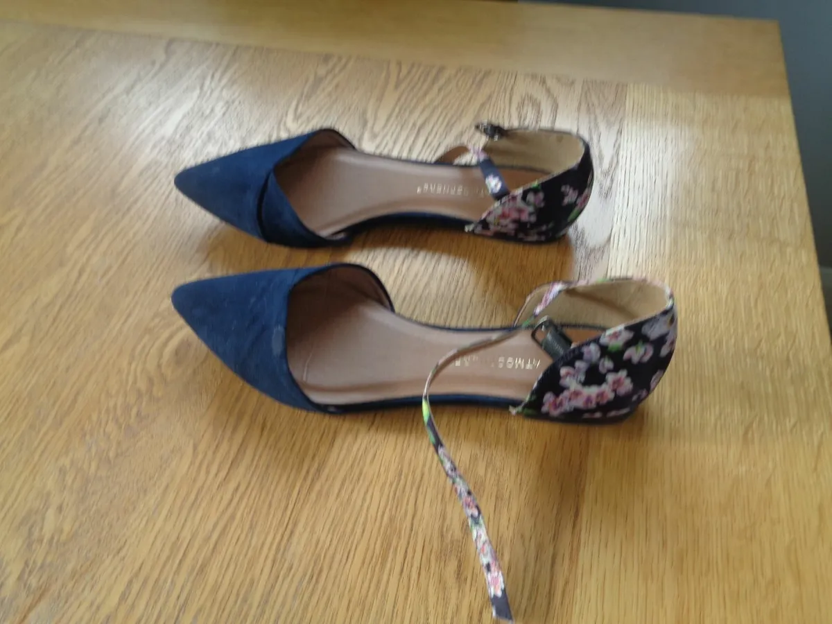 Ladies Shoes for Sale - Image 4