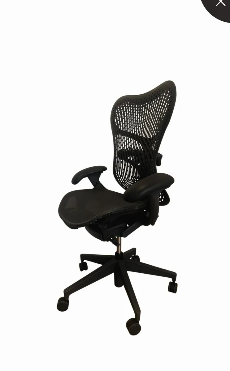 Ergonomic office chair - Image 1