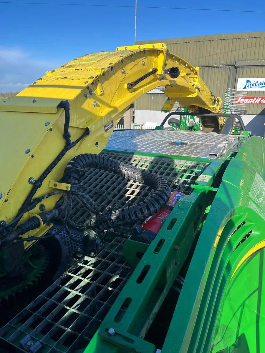 John Deere 8800 - Image 4