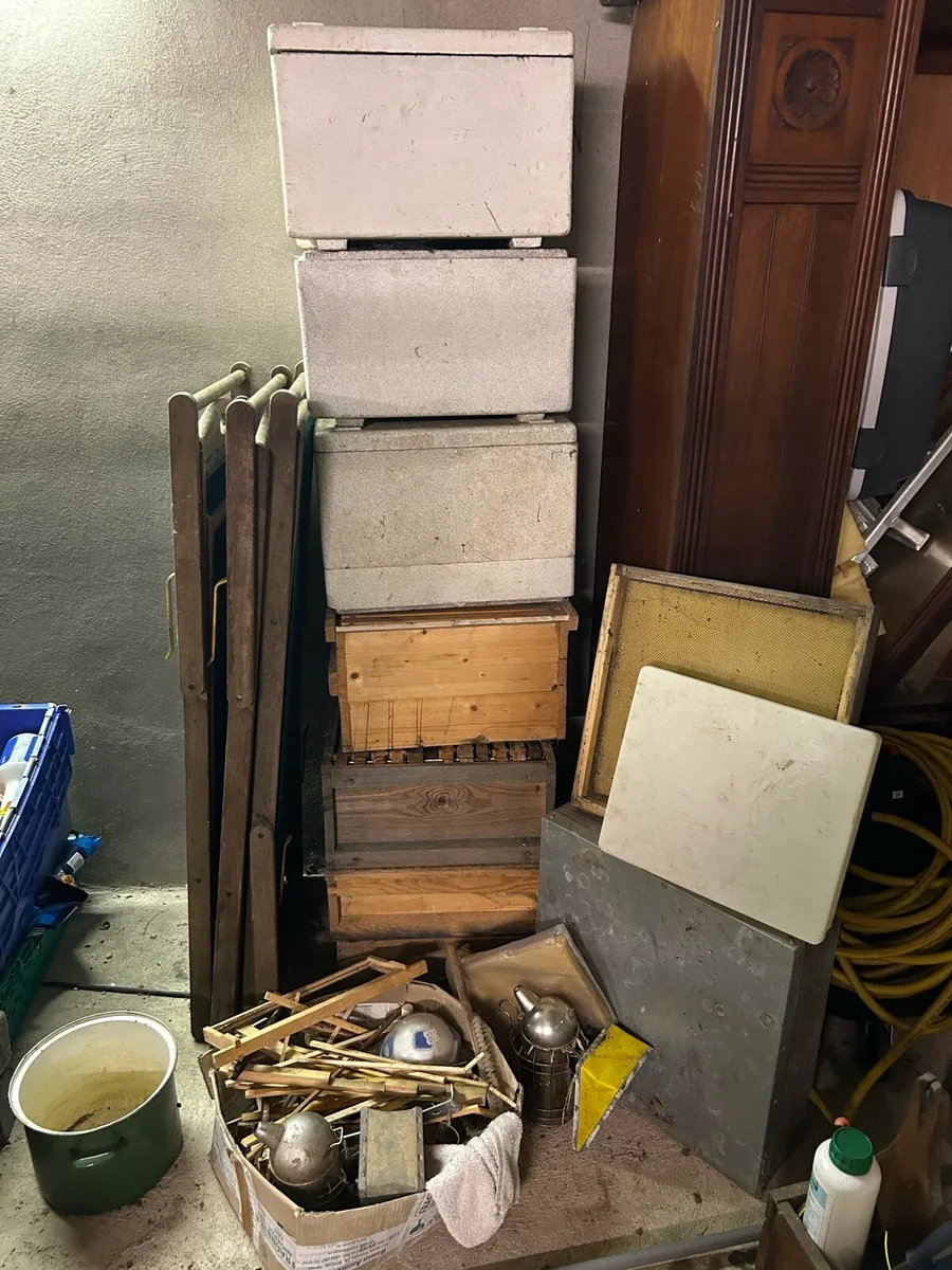 Beehives and beekeeping equipment