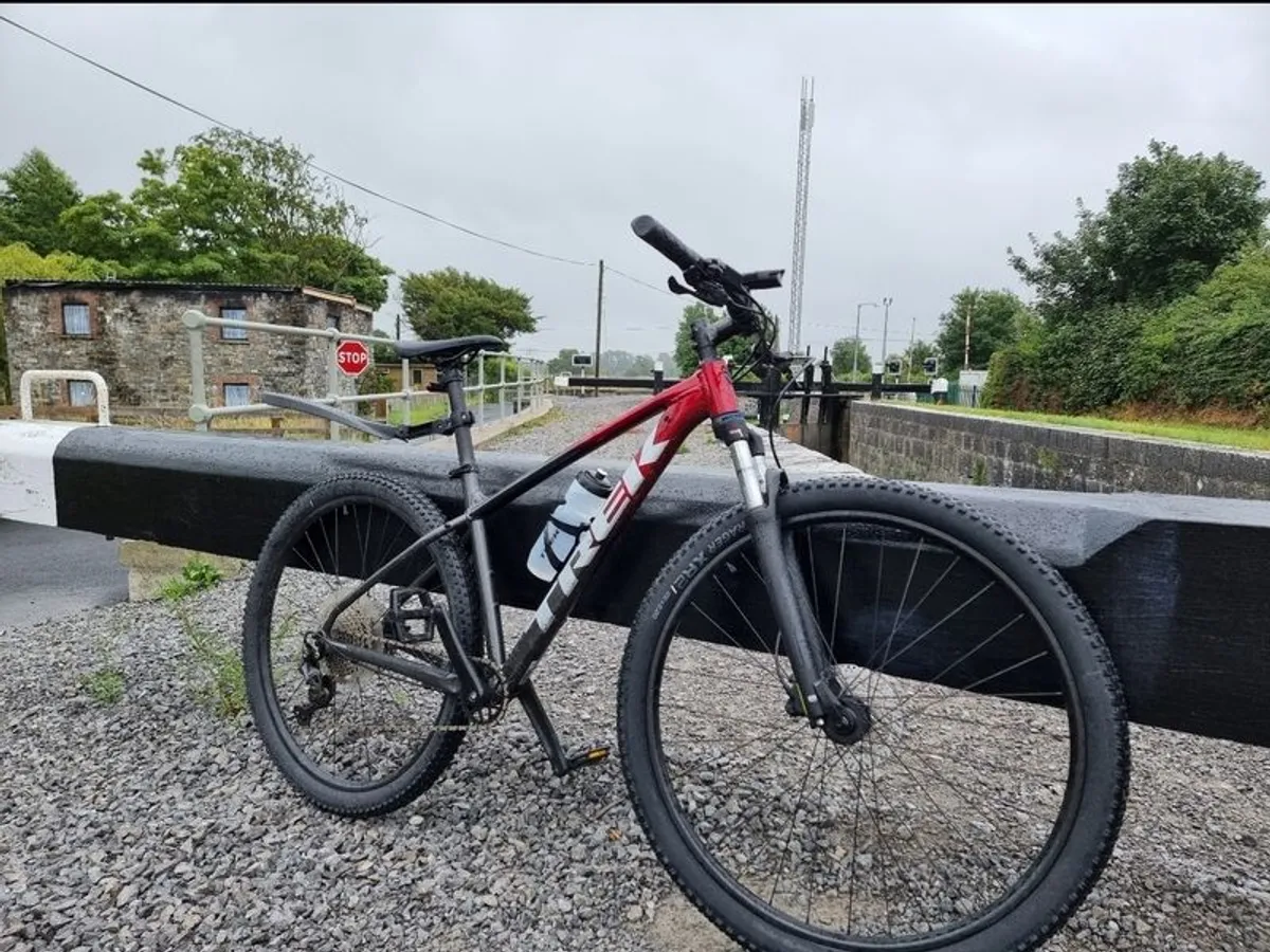 2023 Trek Marlin 6 - Image 3