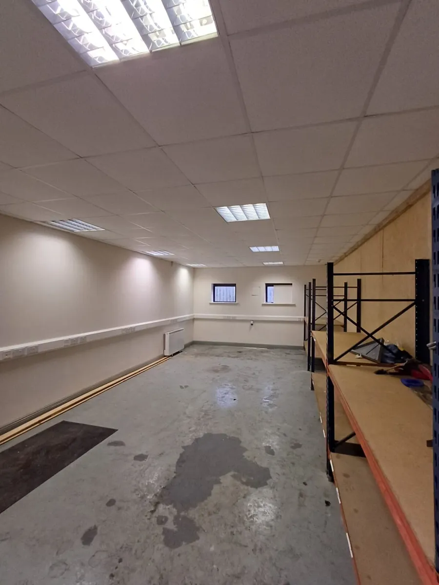 Commercial Premises/storage to Rent - Image 2