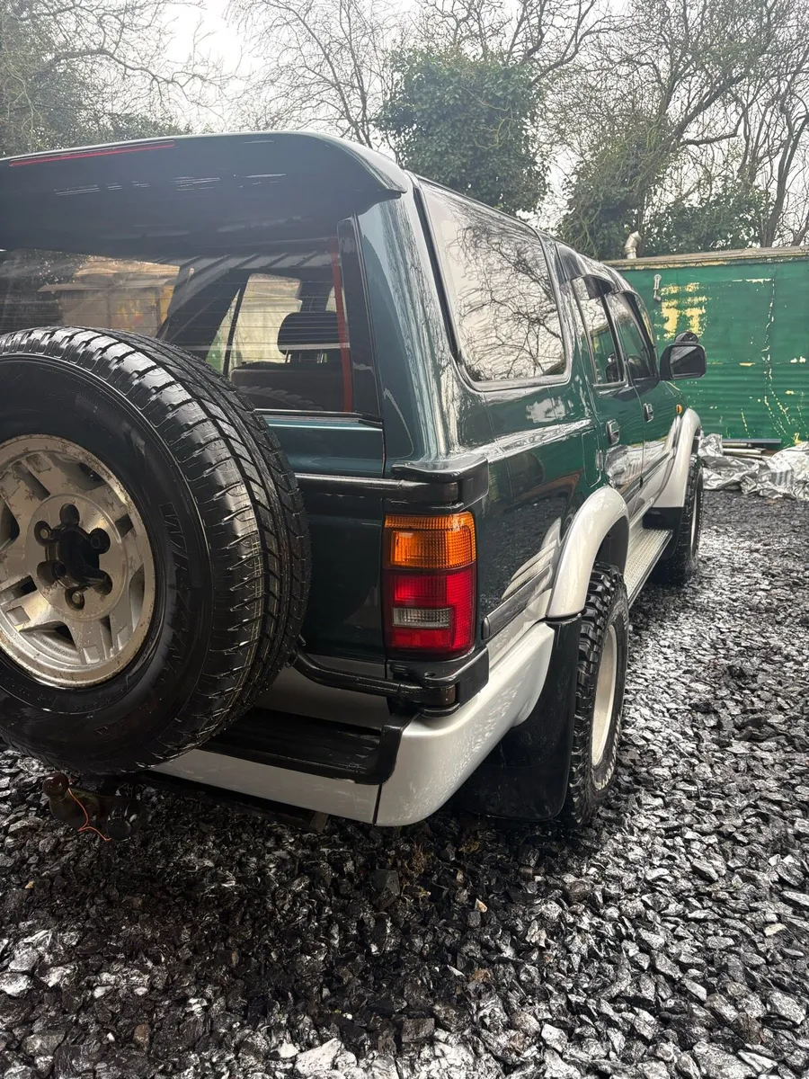 Toyota hilux surf - Image 3