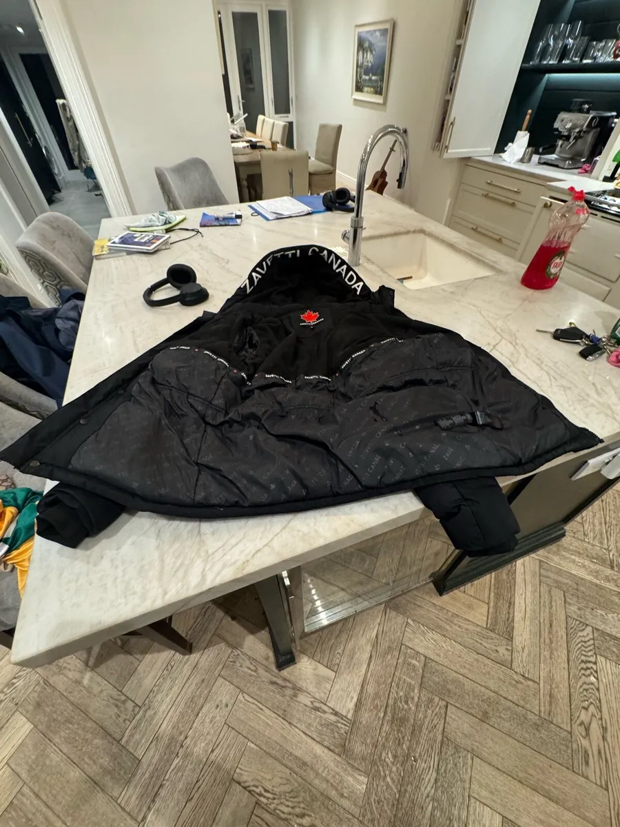 Averts Canada Coat - Image 3