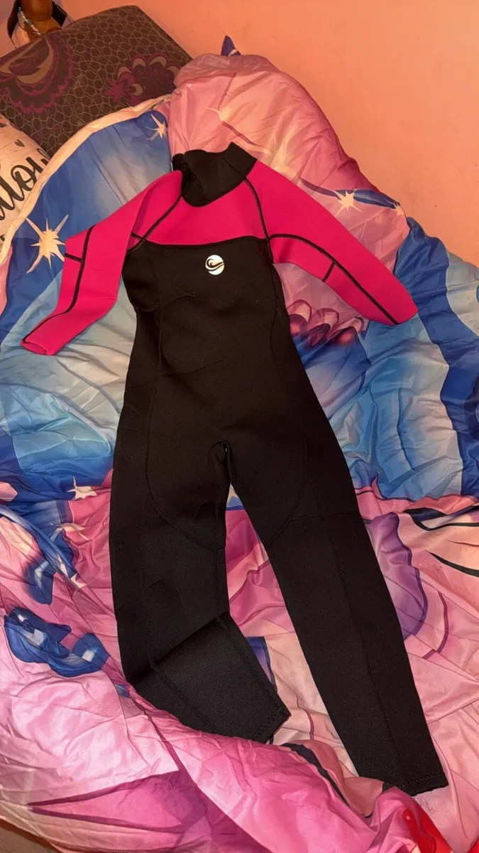 Girls wetsuit - Image 1