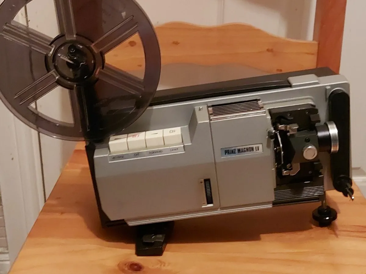 Prinz Magnon LVSuper 8mm Projector in Original Box - Image 1