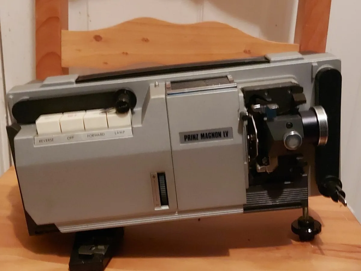 Prinz Magnon LVSuper 8mm Projector in Original Box - Image 2