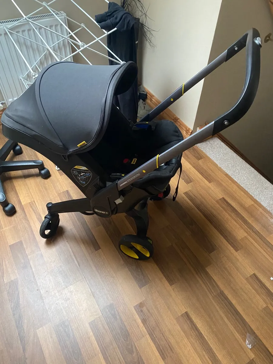 Doona pushchair/ steriliser/ swing chair - Image 1