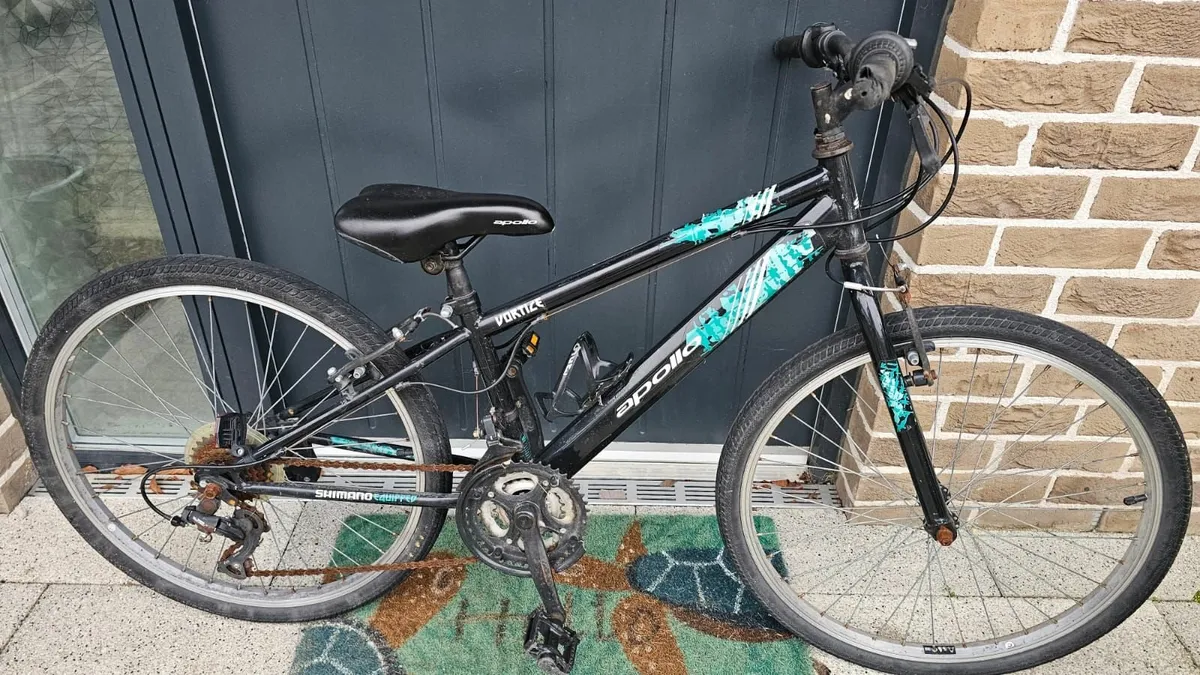 Apollo Vortice Junior Hybrid Bike - 24" Wheel - Image 2