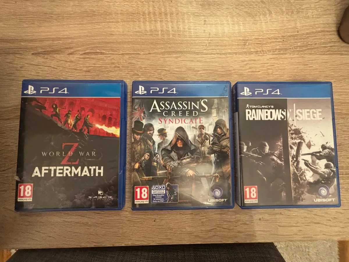 PS4 + 3 games - Image 2