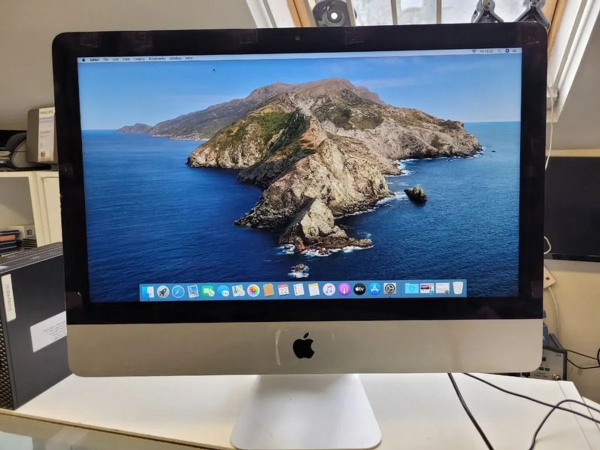 21.5 inch Apple iMac (A1418) Late 2013 Catailna 2.90GHz Core i5 (i5-4570S) 8GB RAM 512GB SSD (Screen has a small chip) - Image 3