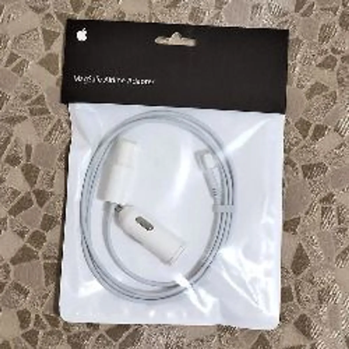 Apple MB441Z/A Genuine Magsafe Airline Adapter - Image 1