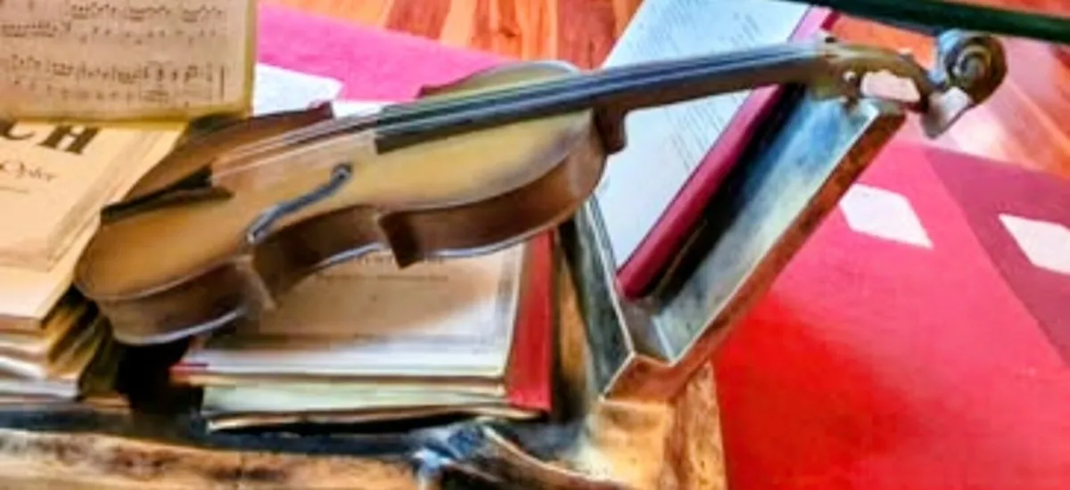 Oval glass top Coffee table - Image 3