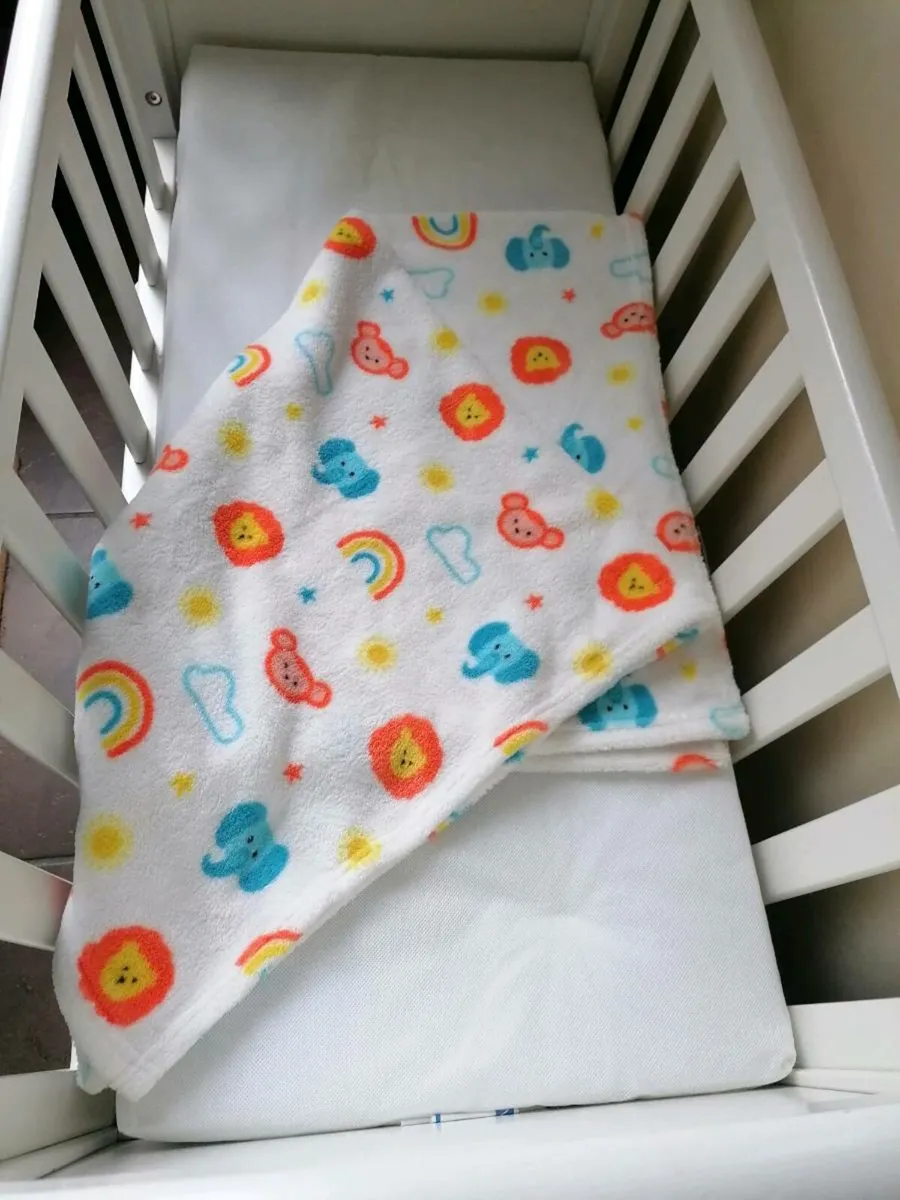 Baby Swinging Crib - Image 4