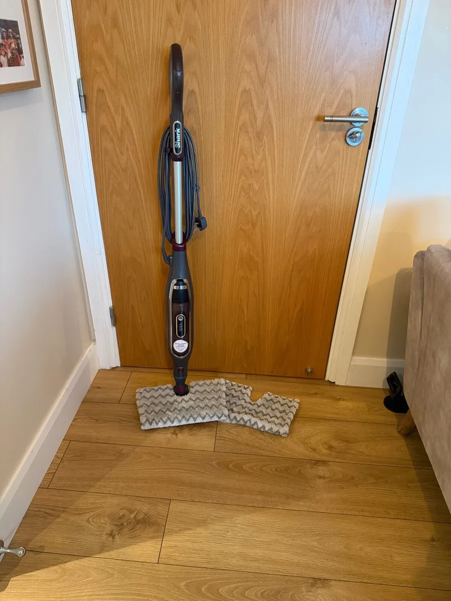 Shark Klik n' Flip Automatic Steam Pocket Mop - Image 2