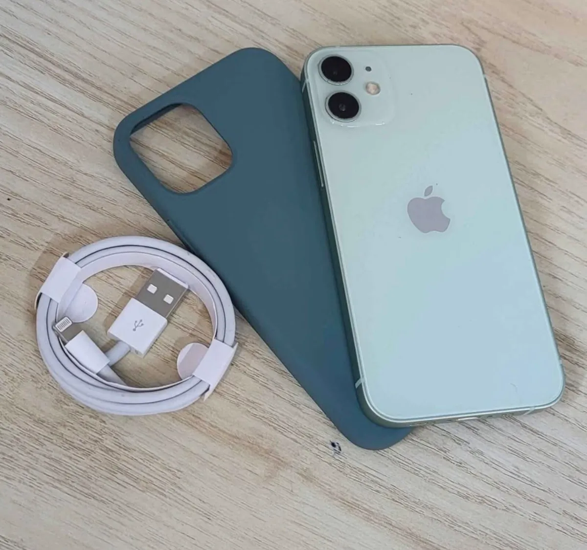 iPhone 12 (mini) - Image 1