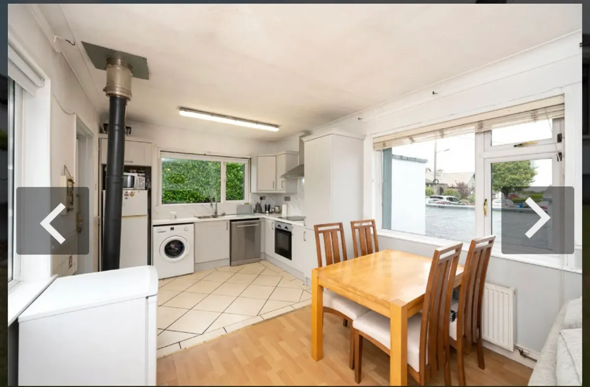 Kitchen units, sink, fridge freezer - Image 2