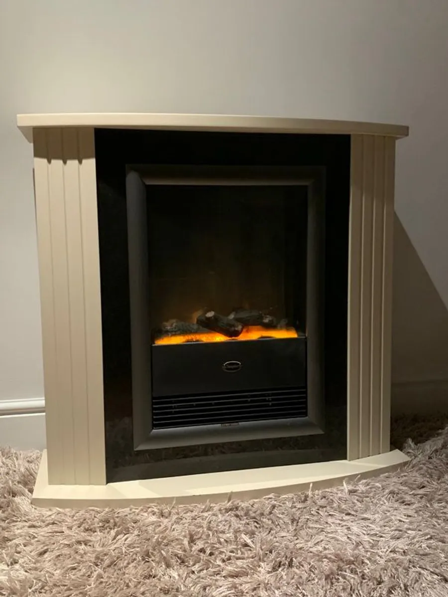 Electric fireplace - Image 1