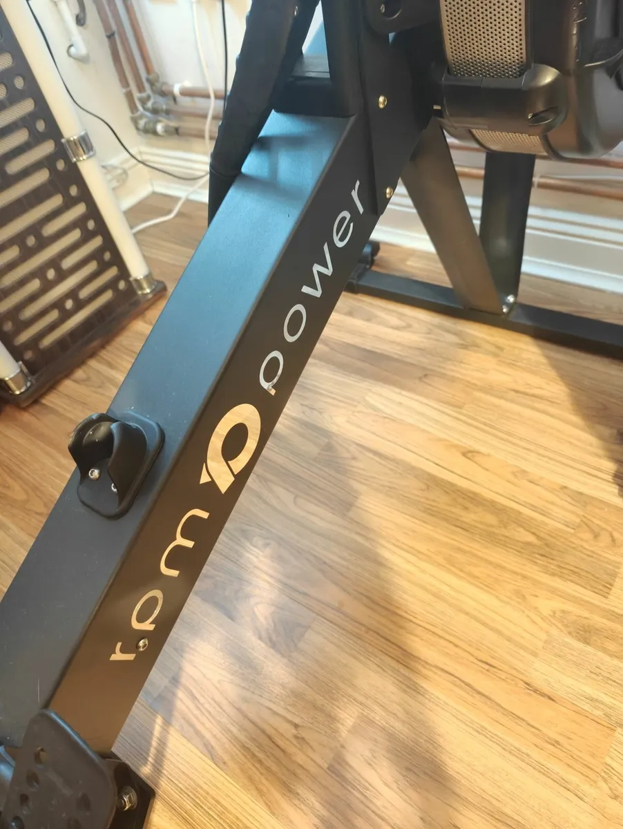 Rowing machine - Image 1