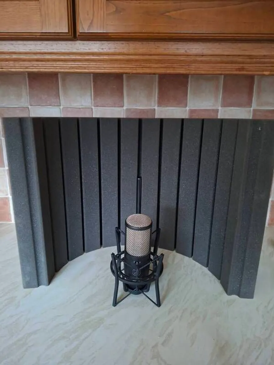 AKG P420 MIC with accessories - Image 2