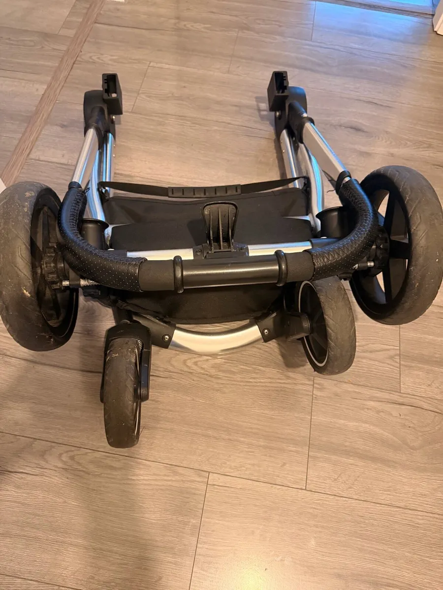 Baby pram - Image 1