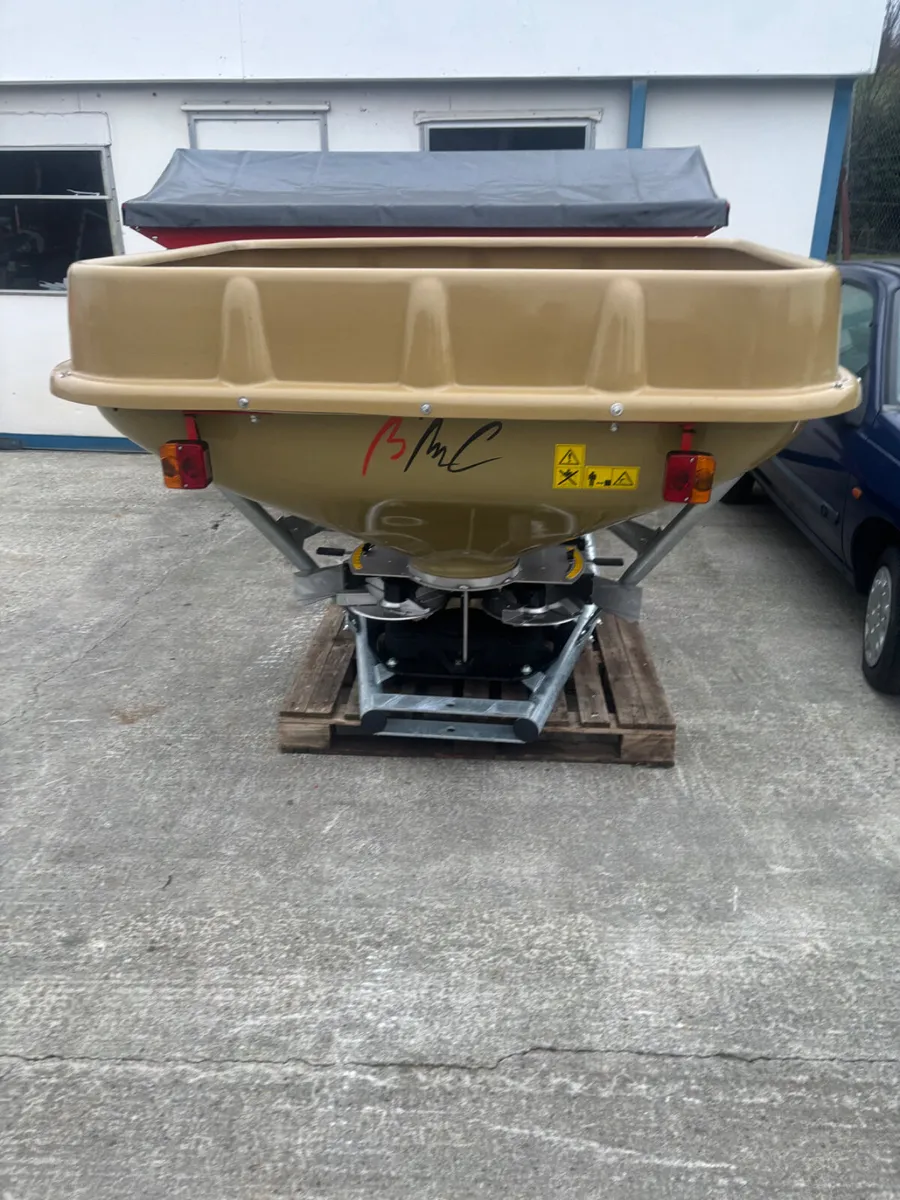 FULL RANGE OF BMC SPREADERS - Image 2