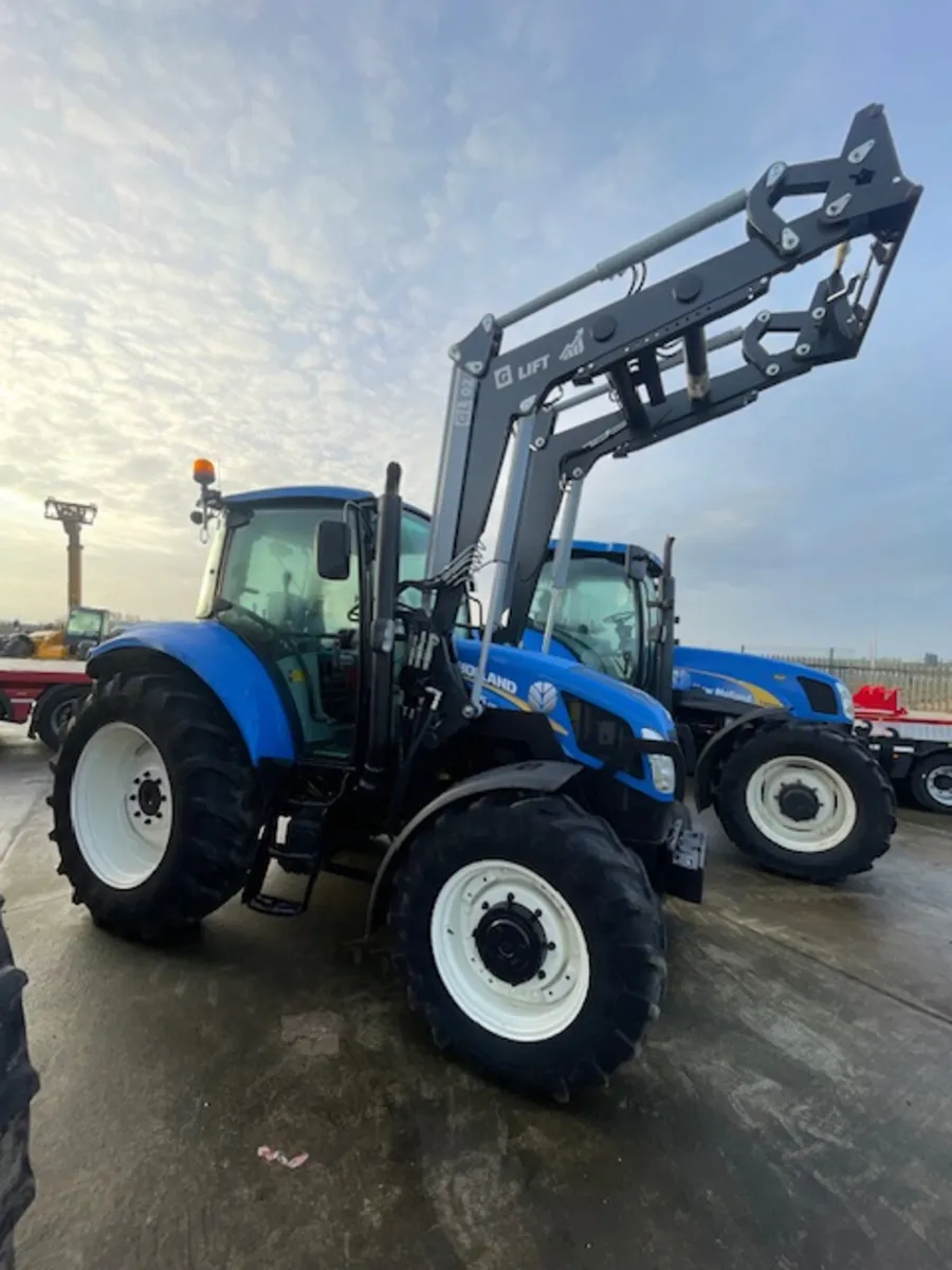 2015 New Holland T5.105 - Image 2