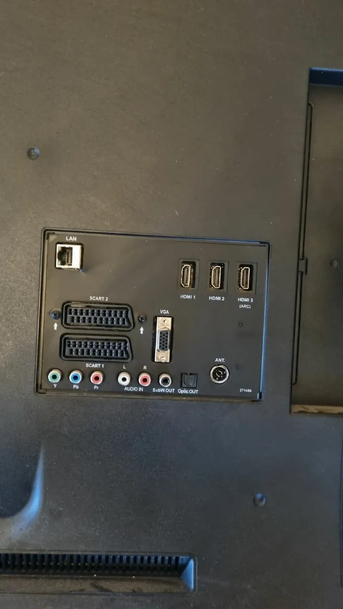 50" LCD TV - Image 3