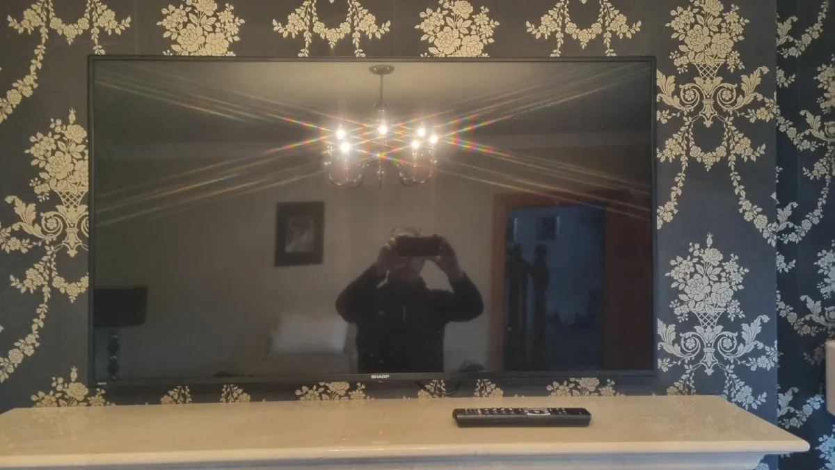 50" LCD TV - Image 4