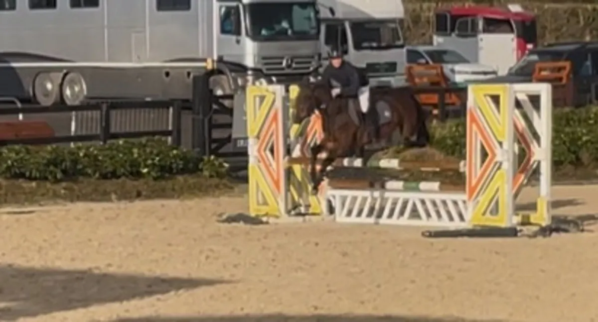 128 Super Star - Image 2