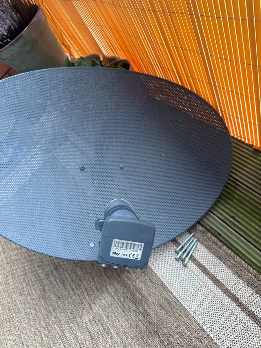 Satellite dish - Image 2