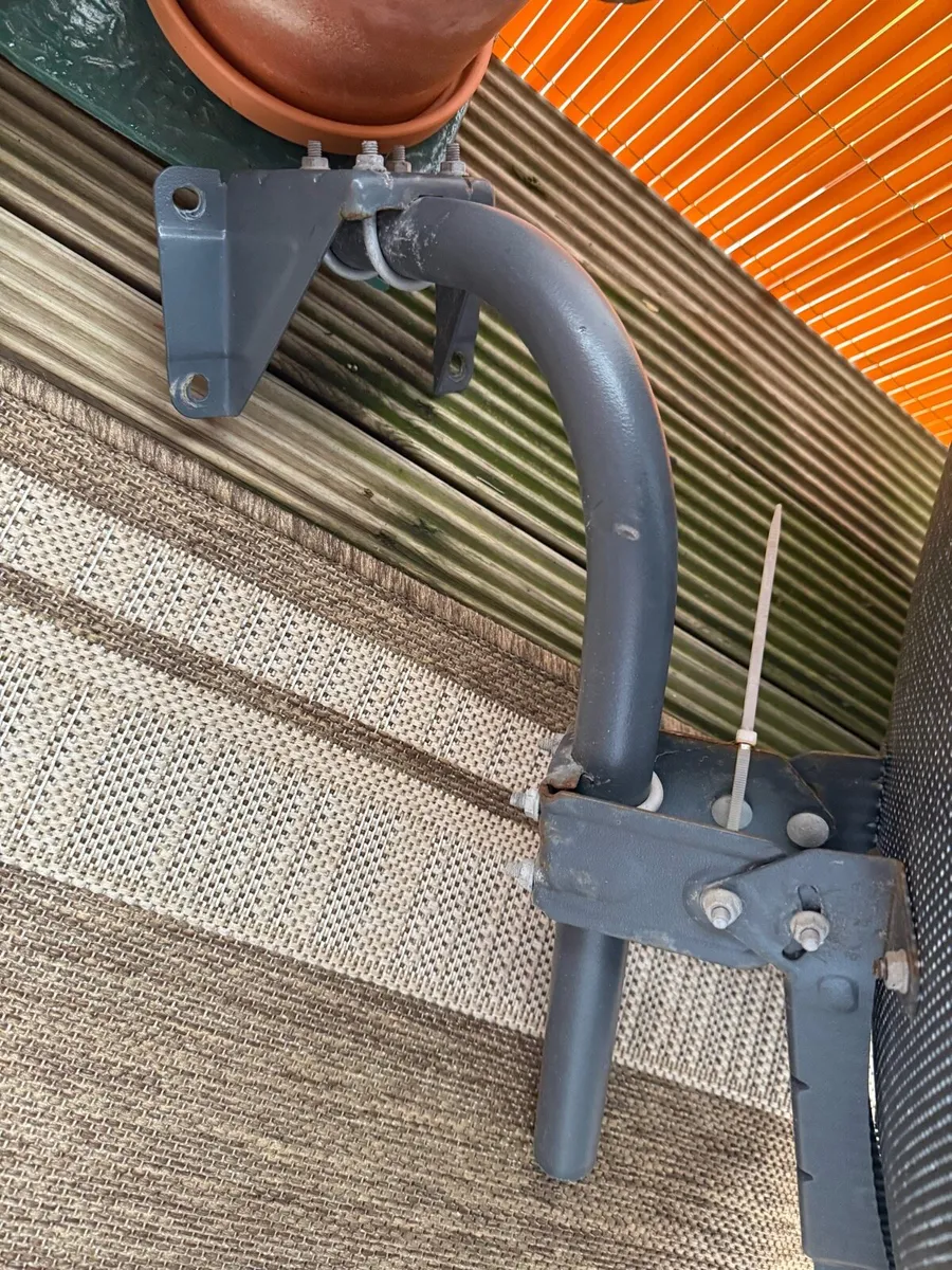 Satellite dish - Image 3