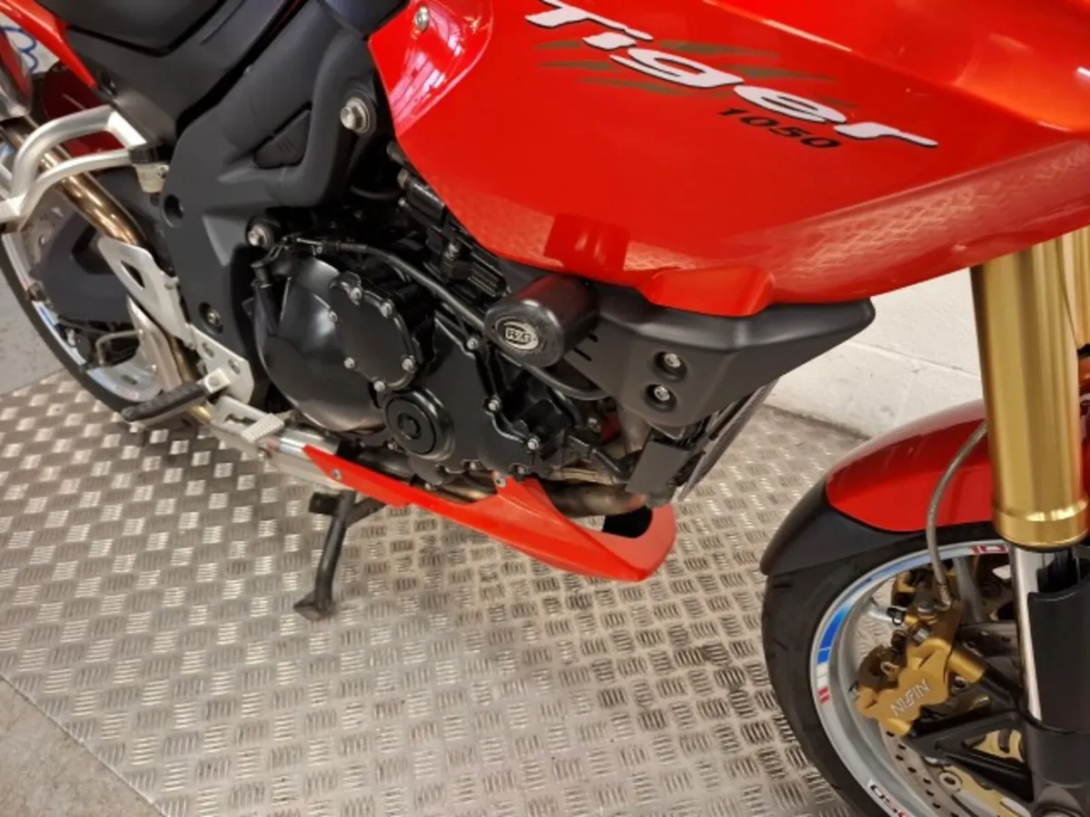 Triumph Tiger 1050 2012 - Image 4