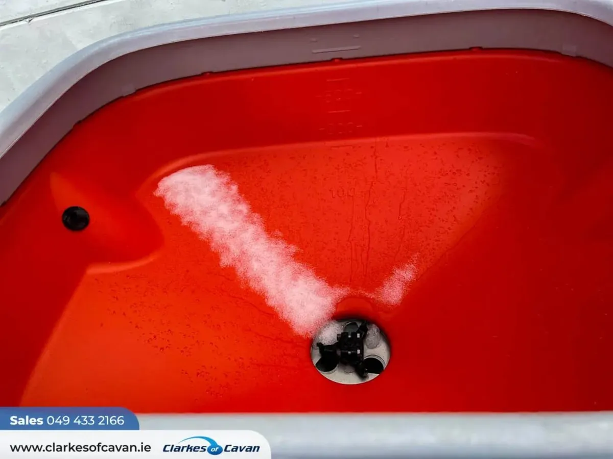 New Kubota VS1150 Fertiliser Spreader - Image 4