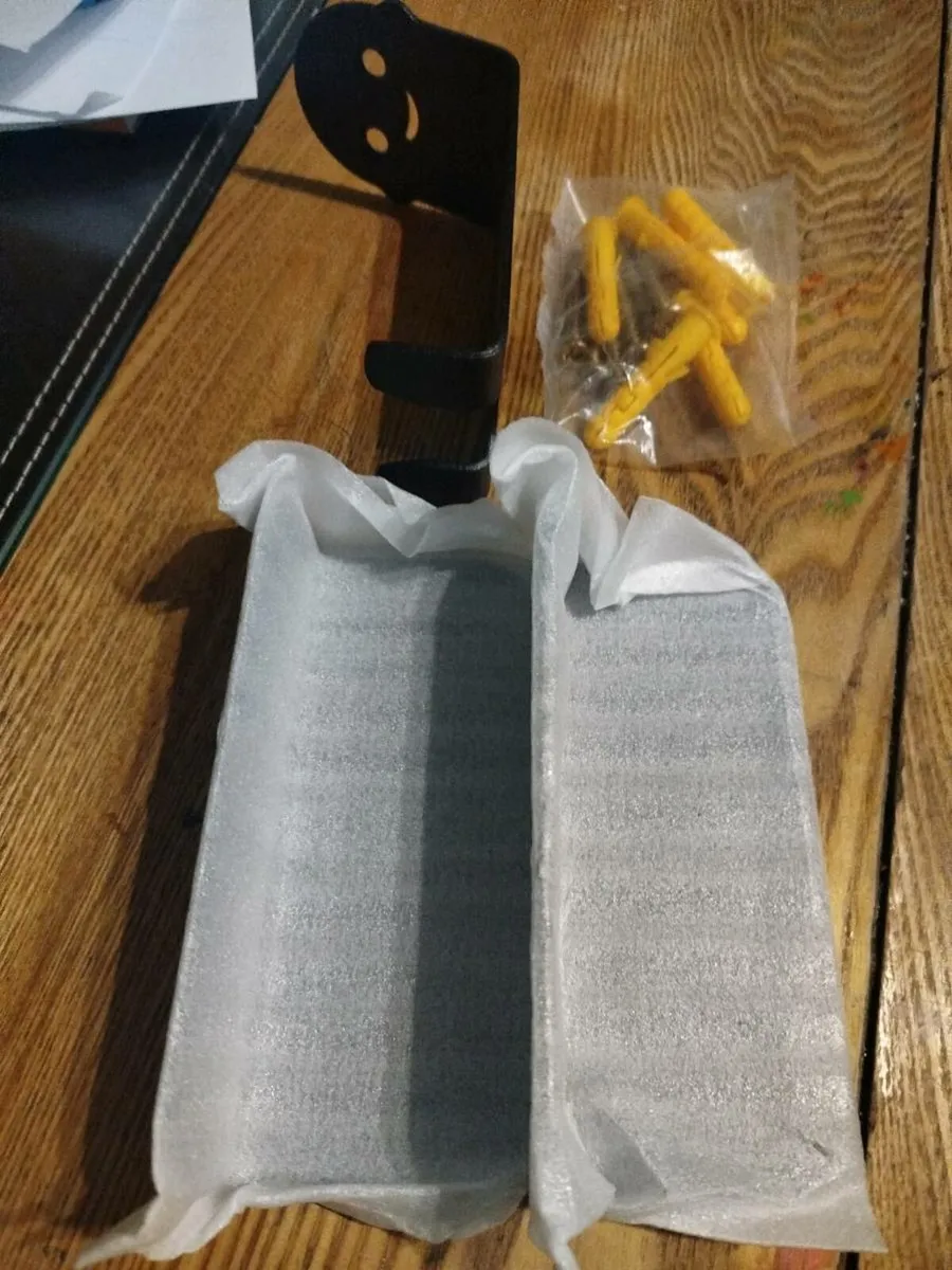 Bicycle wall hanger - Image 1