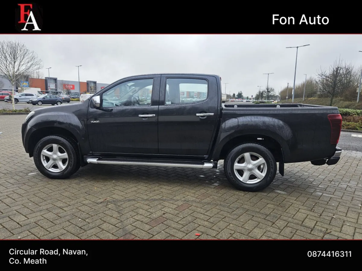 Isuzu D-Max 2.5 DIESEL YUKON TWIN TURBO DOUBLE CAB - Image 4