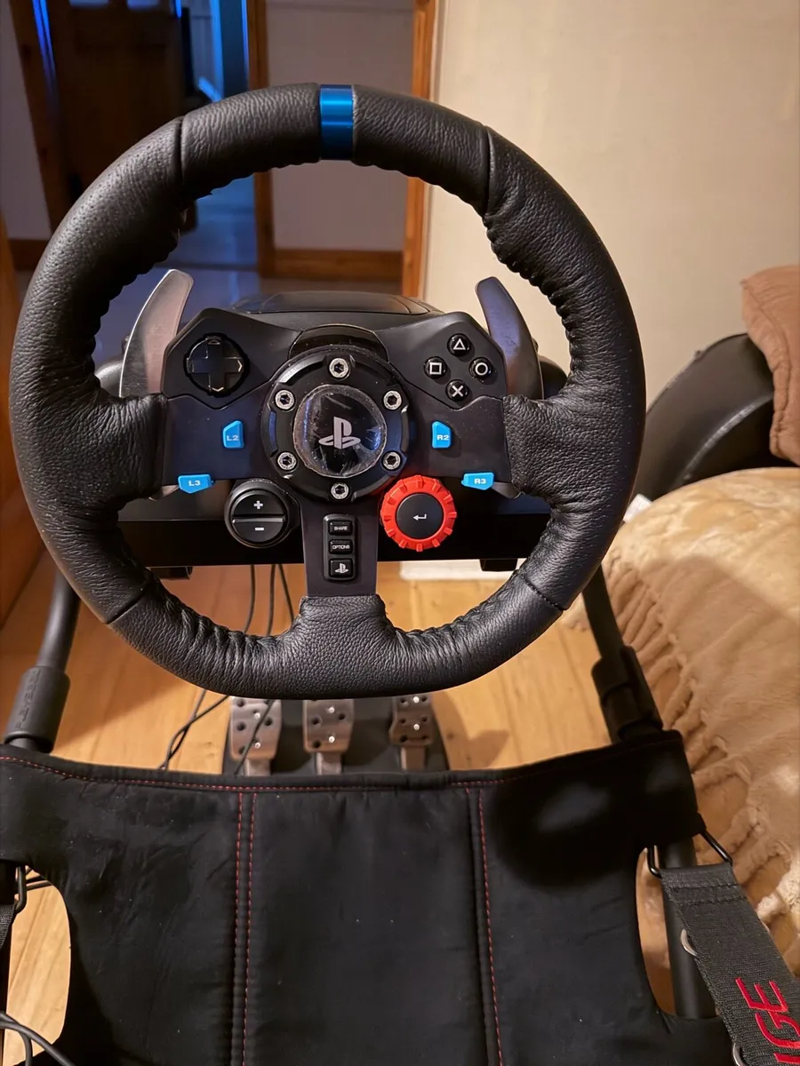 Playseat and Logitech g29 - Image 1