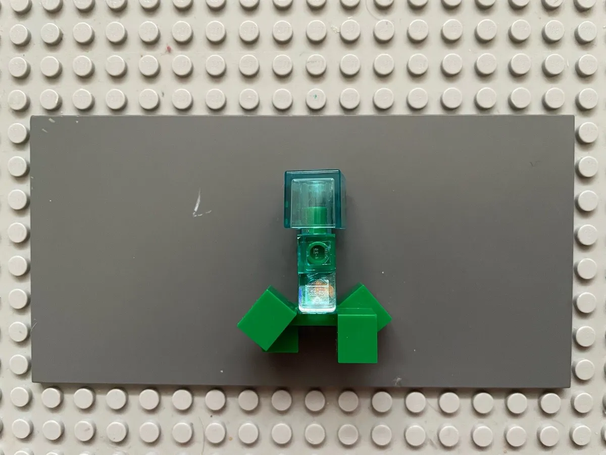 lego Minecraft min052 Creeper minifigure - Image 2